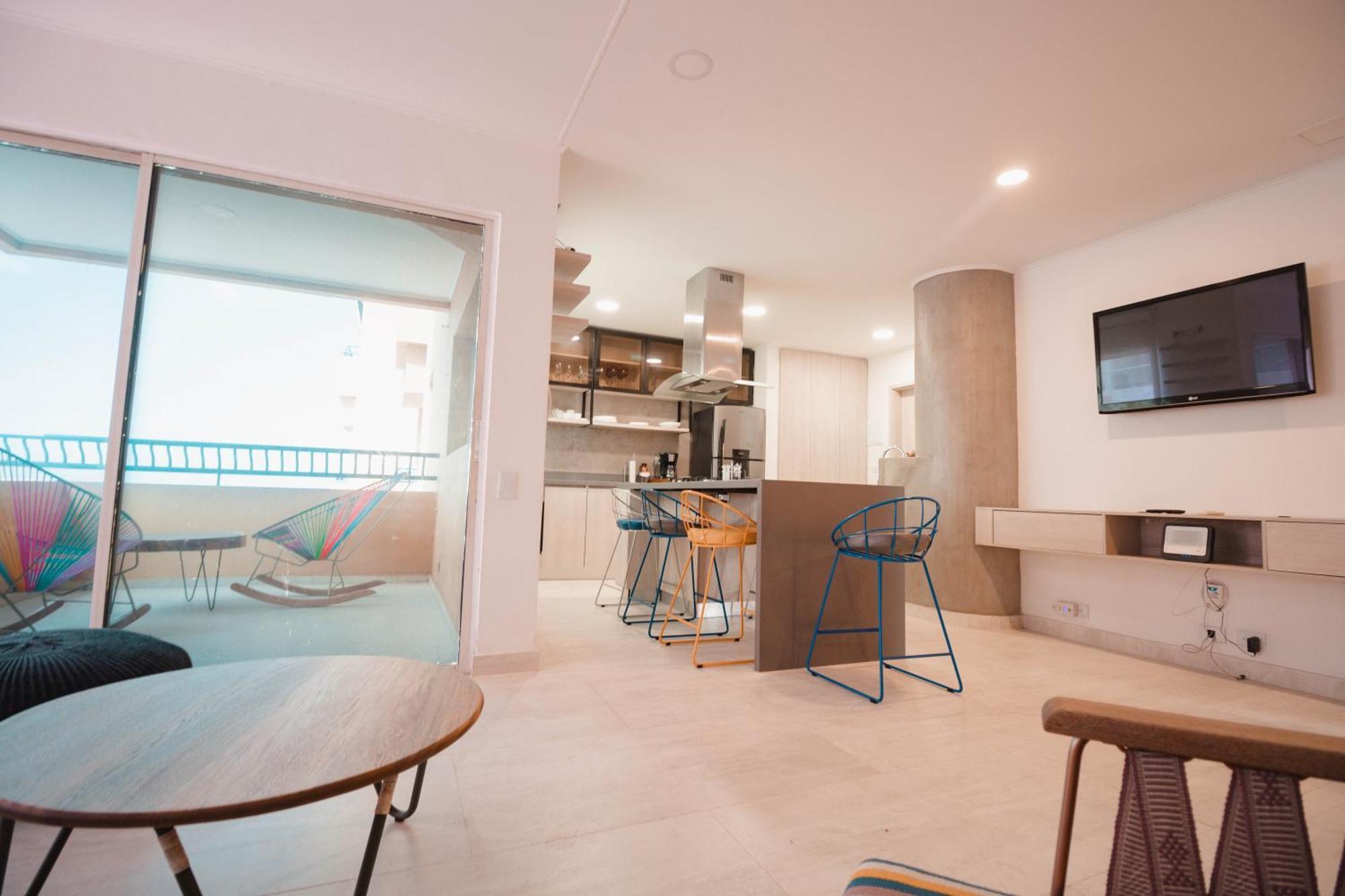 Caribbean Beachfront Getaway Apartment *