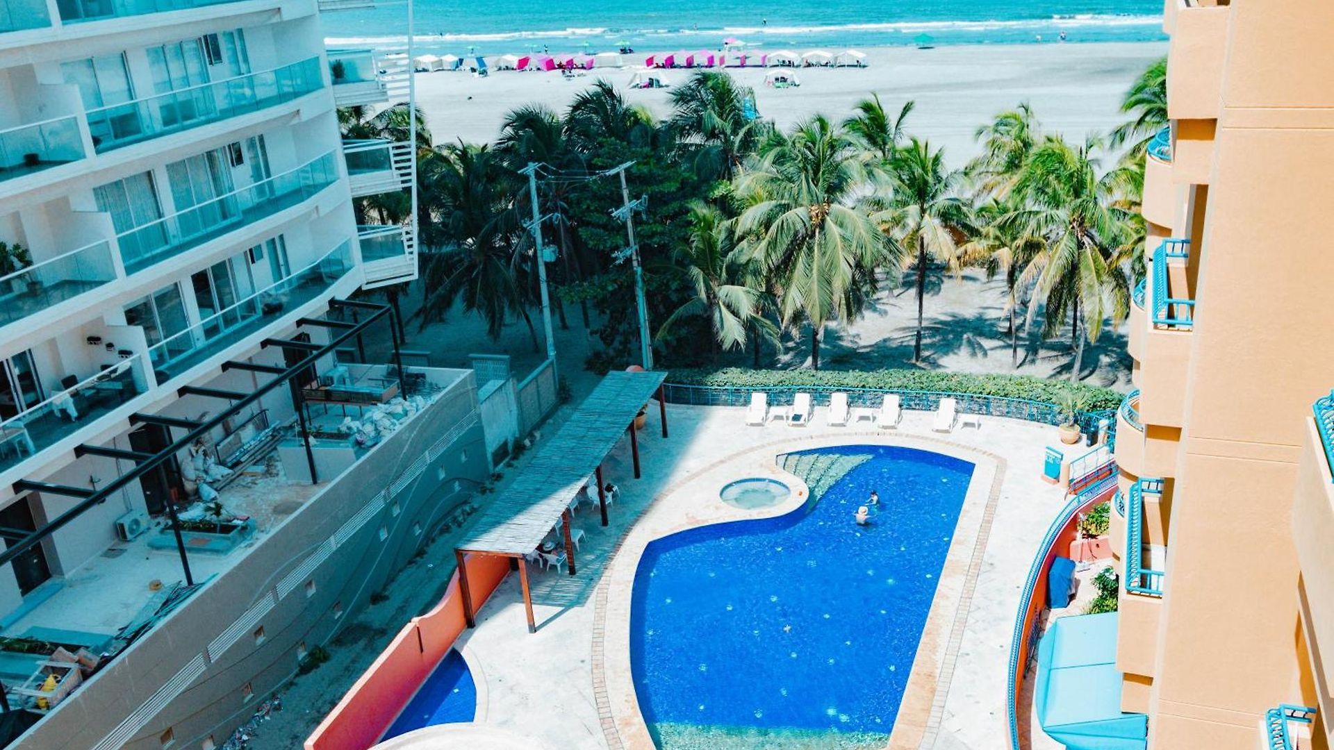 Caribbean Beachfront Getaway Apartment *