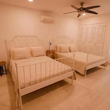 Caribbean Beachfront Getaway Apartamento
